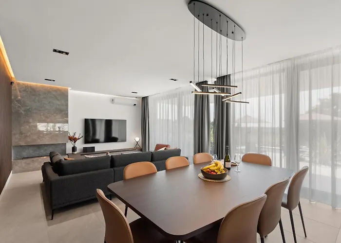 別荘 Amazing In Nova Vas With Sauna *