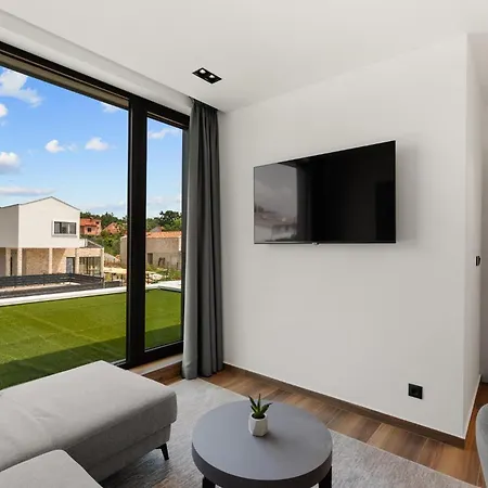 Holiday home Amazing In Nova Vas With Sauna Porec